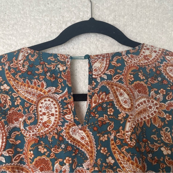 Inspired hearts, Paisley printed v-neck ruffled shorts romper - Picture 10 of 10